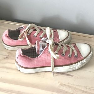 Converse vintage peach sneakers